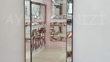 Ayna Çerçeveli Model Siyah Renk Boy Aynası