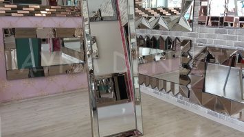 Ayna Çerçeveli Model Eskitme Gümüş Renk Ayaklı Boy Aynası