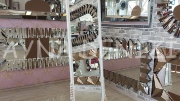 Matmazel Model Beyaz Altın Renk Ayaklı Boy Aynası