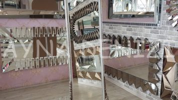 Matmazel Model Gümüş Renk Ayaklı Boy Aynası