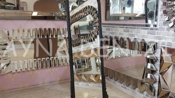 Matmazel Model Siyah Renk Ayaklı Boy Aynası