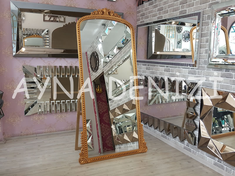 Sinyora Model Altın Renk Ayaklı Boy Aynası