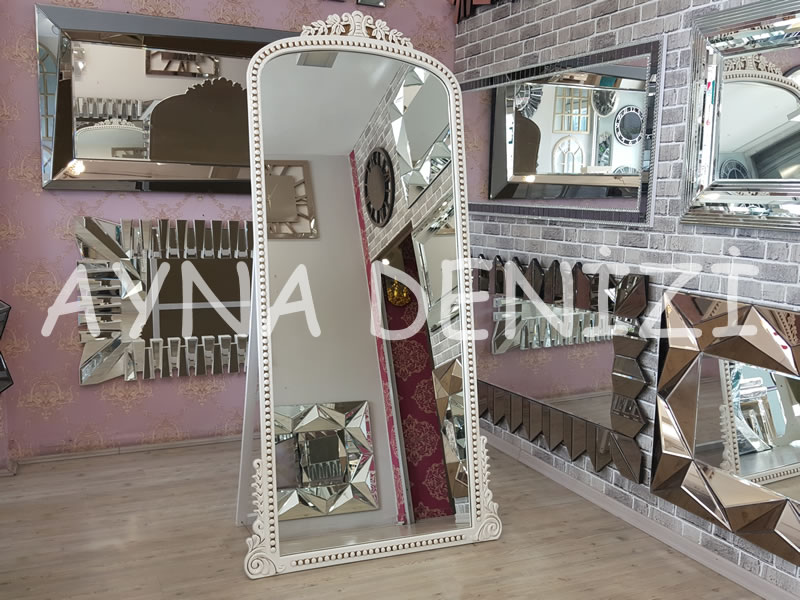 Sinyora Model Eskitme Beyaz Renk Ayaklı Boy Aynası