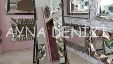 Sinyora Model Siyah Altın Renk Ayaklı Boy Aynası