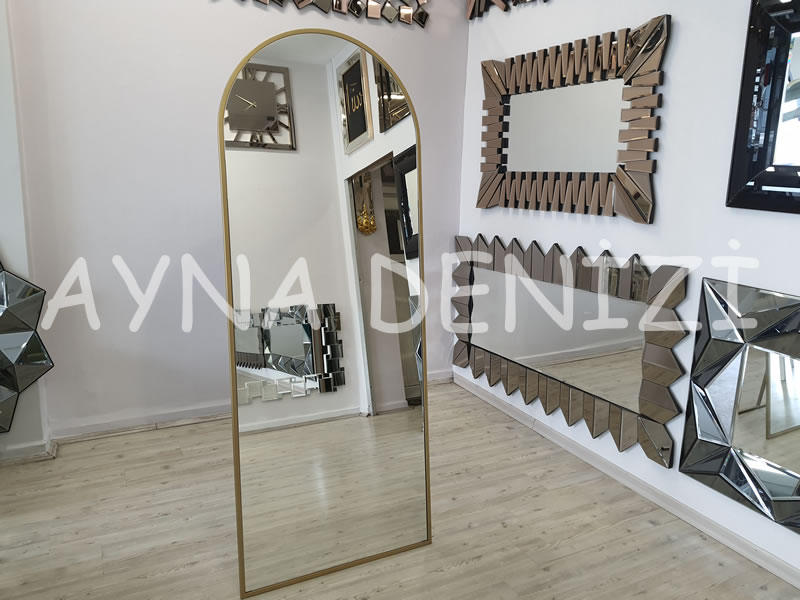 Matilda Luxury Model Gold Altın Renk Metal Çerçeveli Ayaklı Boy Aynası
