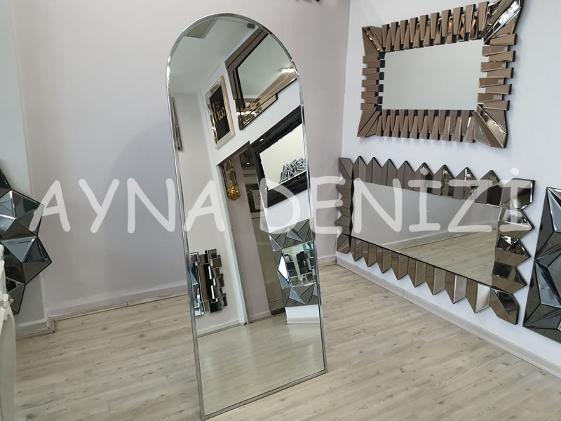 Matilda Luxury Model Platin Gümüş Renk Metal Çerçeveli Ayaklı Boy Aynası