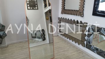 Matilda Luxury Model Rose Gold Altın Renk Metal Çerçeveli Ayaklı Boy Aynası