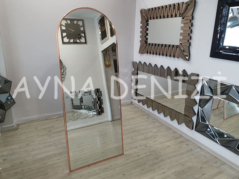 Matilda Luxury Model Rose Gold Altın Renk Metal Çerçeveli Ayaklı Boy Aynası