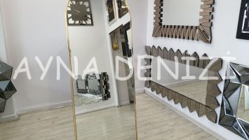 Matilda Luxury Model Yellow Gold Altın Renk Metal Çerçeveli Ayaklı Boy Aynası
