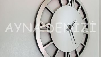 When Silver Model Gümüş Renk Dekoratif Aynalı Duvar Saati